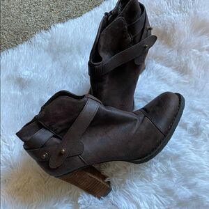 Crown Vintage  Heeled Boots Womens Size 9 M